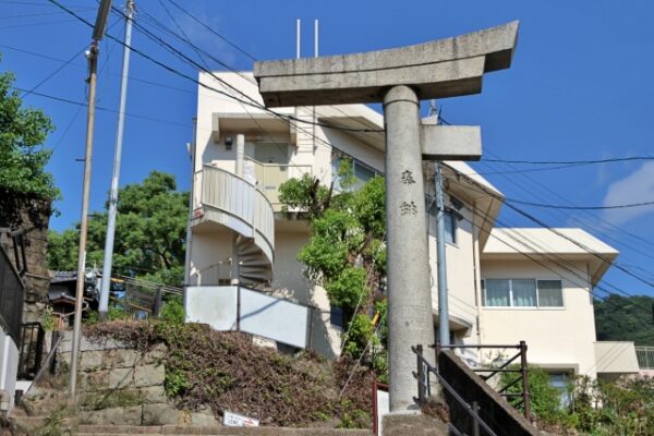 kataasitorii