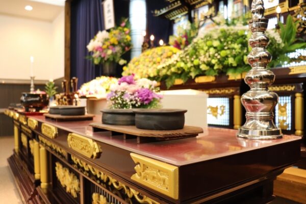 closeupgendai-funeral-consultation
